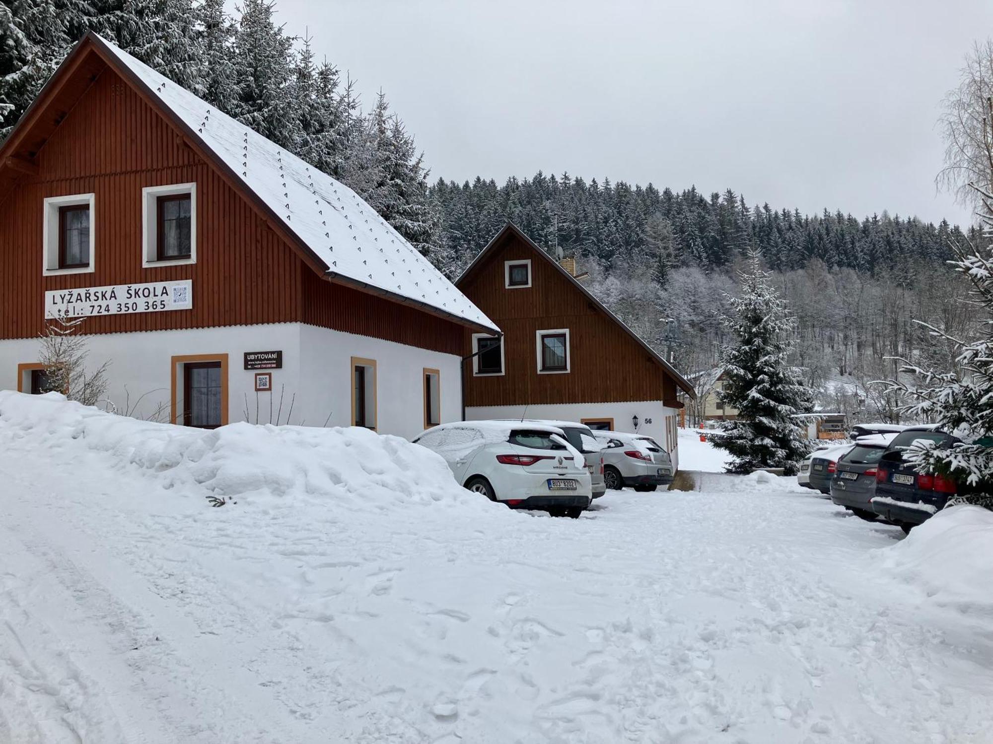 Penzion Lojka Benecko Esterno foto